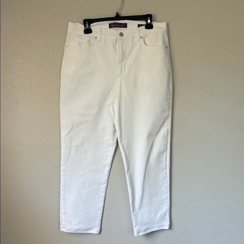 Gloria Vanderbilt White High-Rise Straight Jeans